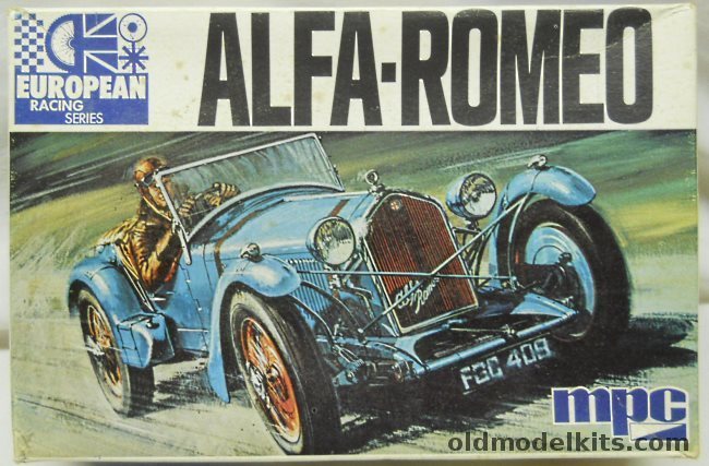 MPC 1/32 1933 Alfa Romeo 8C - (ex-Airfix), 2-1015 plastic model kit